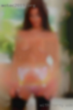 Fun with horny woman  , honest, outgoing, safe.