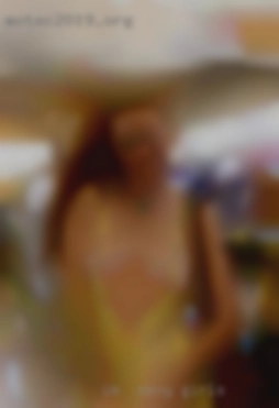 I'm  open minded sexy girls and a bit eccentric!